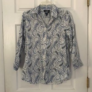 NWOT Chaps No Iron Blue and White Paisley Button Down Shirt Sz M